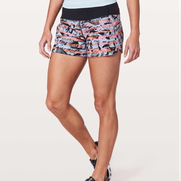 Lululemon Run Times Short II 4", size 2 - Picture 9 of 10